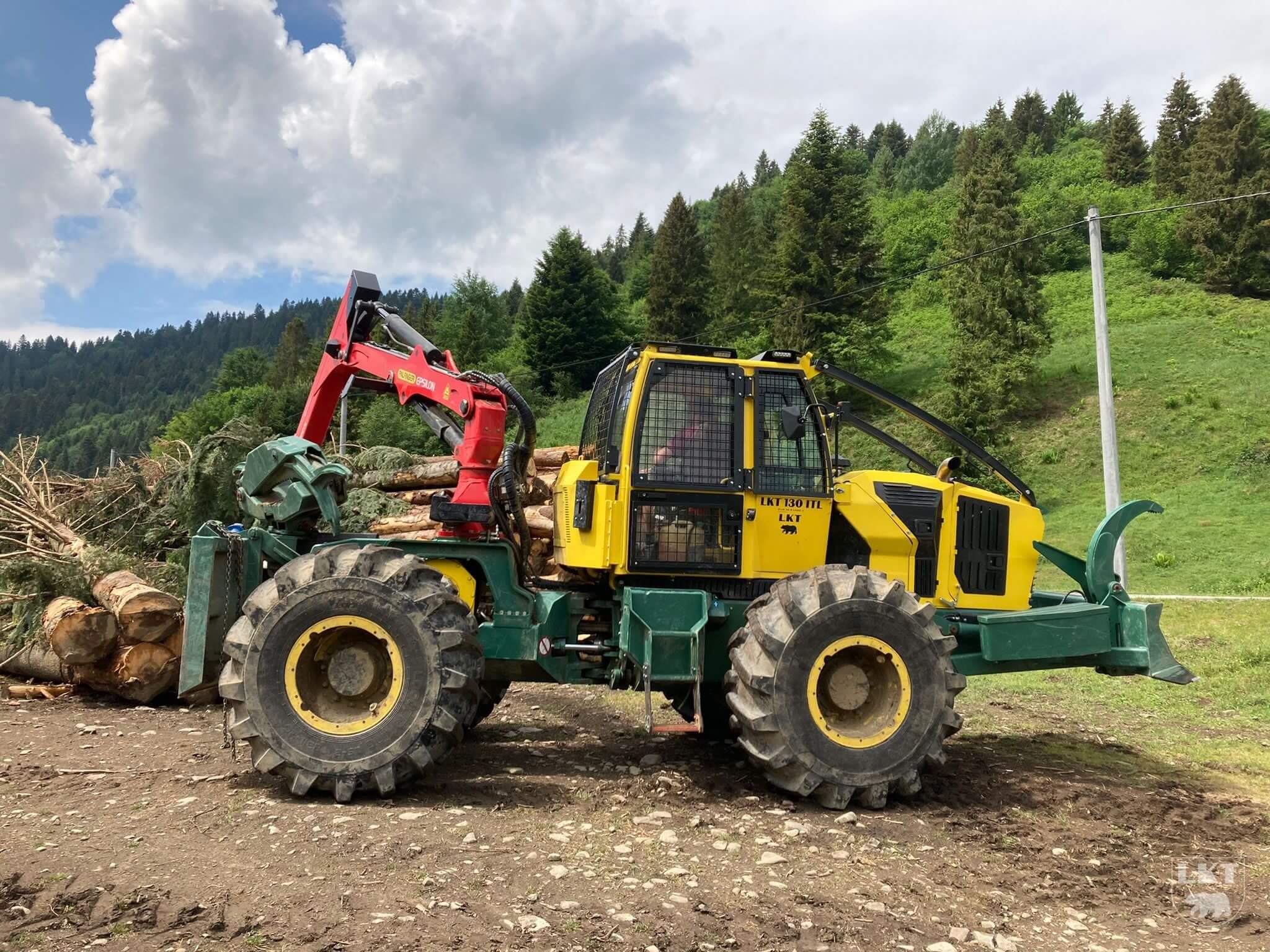Tractor forestier LKT 130