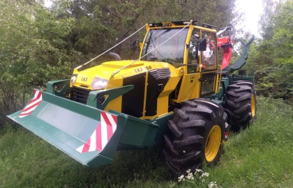 Tractor forestier LKT 150